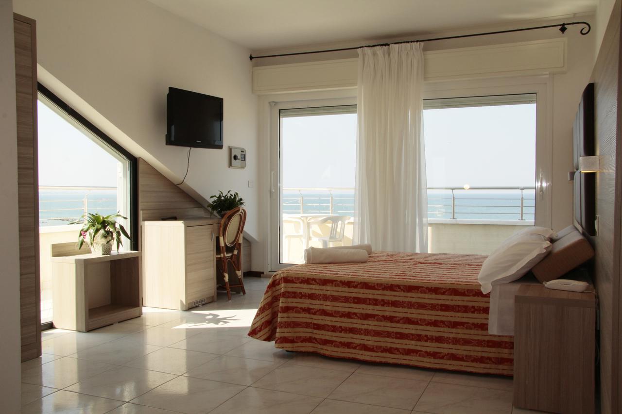 Hotel Bellevue Cattolica Ngoại thất bức ảnh